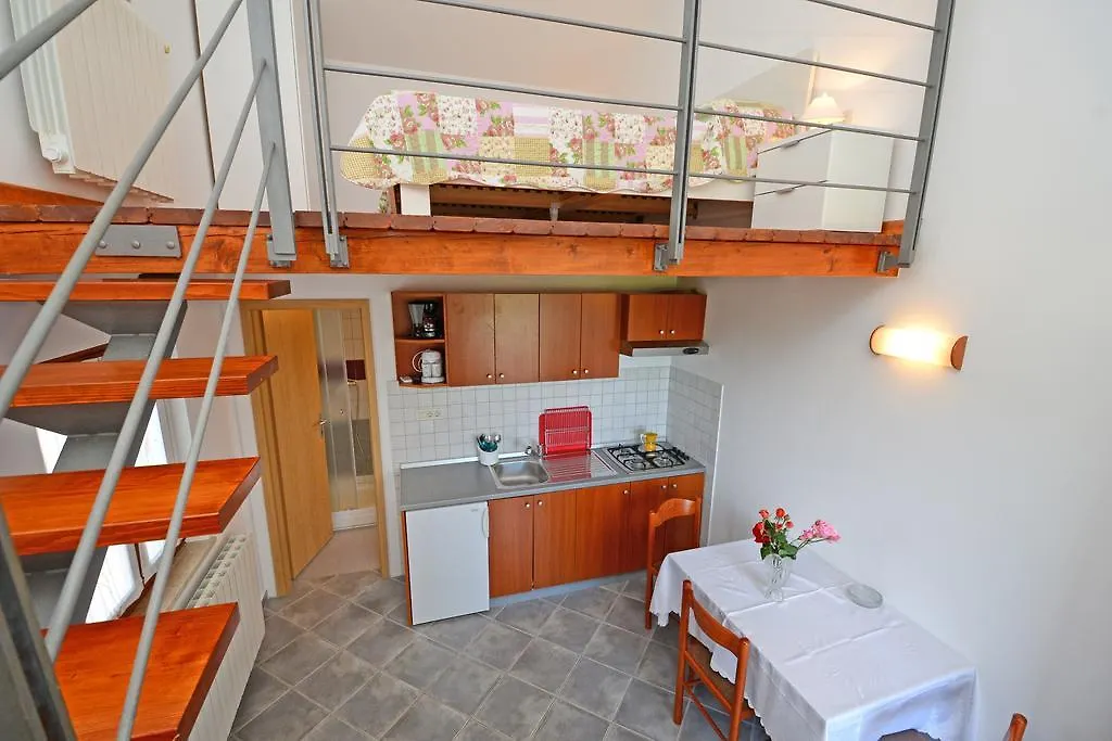Apartments Mira Veleniki