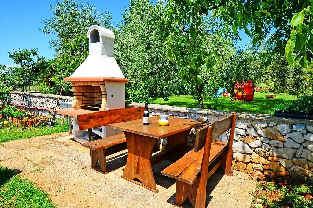 Apartments Mira Veleniki Croatia